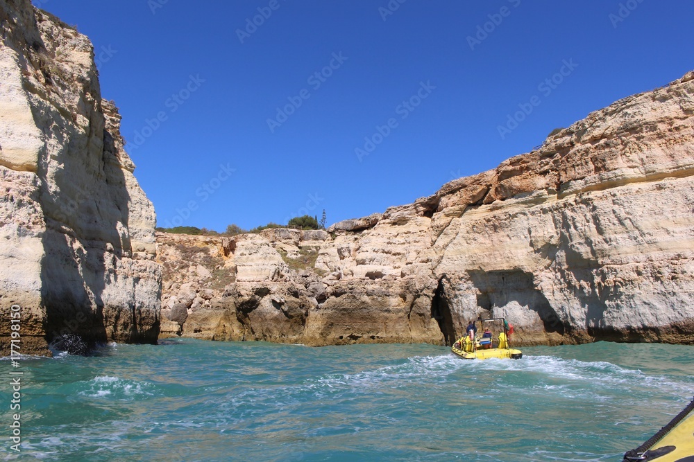 Die Küstenlandschaft Algarve in Portugal.