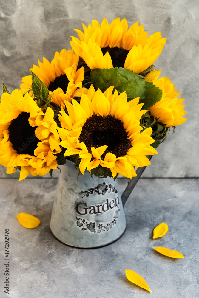 Fototapeta premium Yellow Sunflower Bouquet in Garden Jar