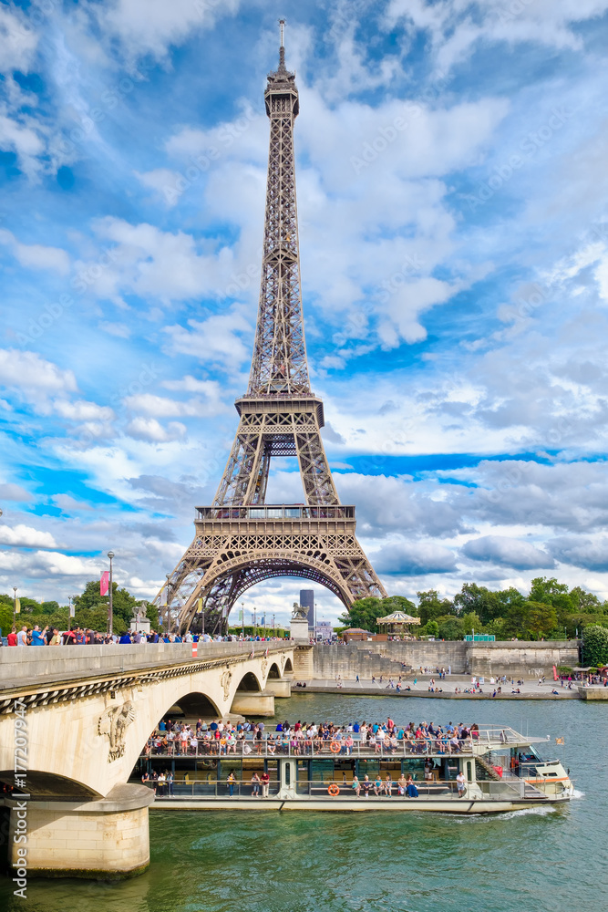 Naklejka premium The Eiffel Tower and the river Seine in Paris on a summer day