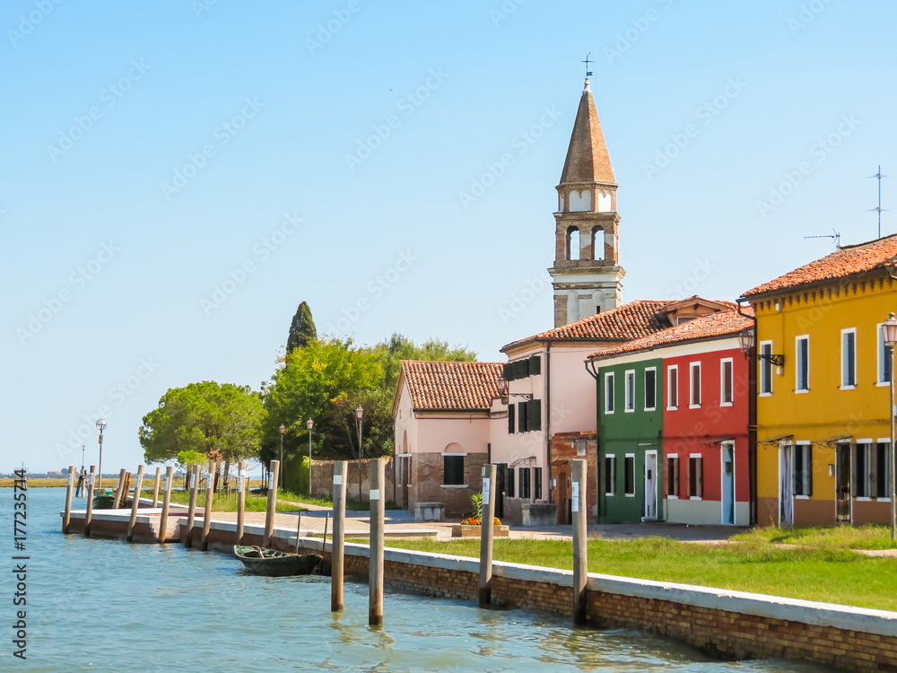 Naklejka premium Color houses on Burano island, Venice, Italy