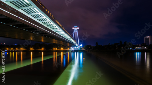 Fototapeta Naklejka Na Ścianę i Meble -  Brücke des slowakischen Nationalaufstandes Most SNP an der Donau in Bratislava