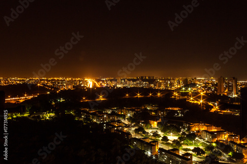 Cidade a noite