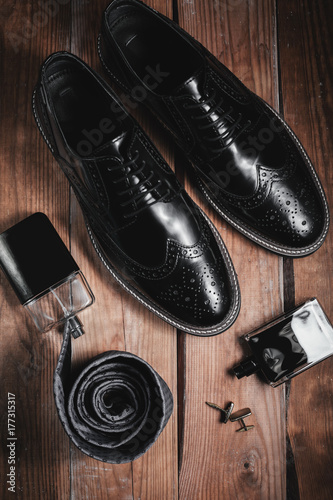 Men's fashion accessories: shoes with cuff and perfume