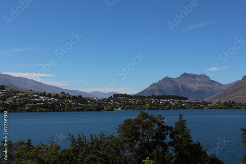 ニュージーランド、クイーンズタウンのワカティプ湖