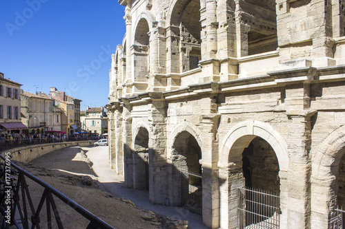 The Arles Amphitheatre (Arenes d'Arles in French), a two-tiered Roman amphitheatre in the southern France town of Arles Fototapet