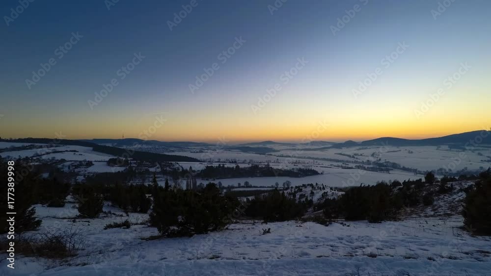 Zeitraffervideo Winter am Dörnberg im Sonnenuntergang Zeitraffervideo Winter am Dörnberg im Sonnenuntergang