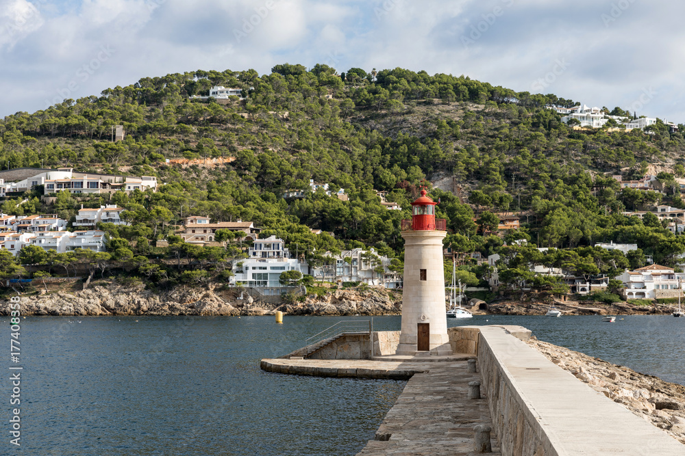 Phare du port d'Andratx sur l'île de Majorque (Îles Baléares, Espagne)