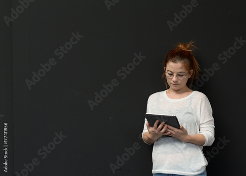 tablet wman