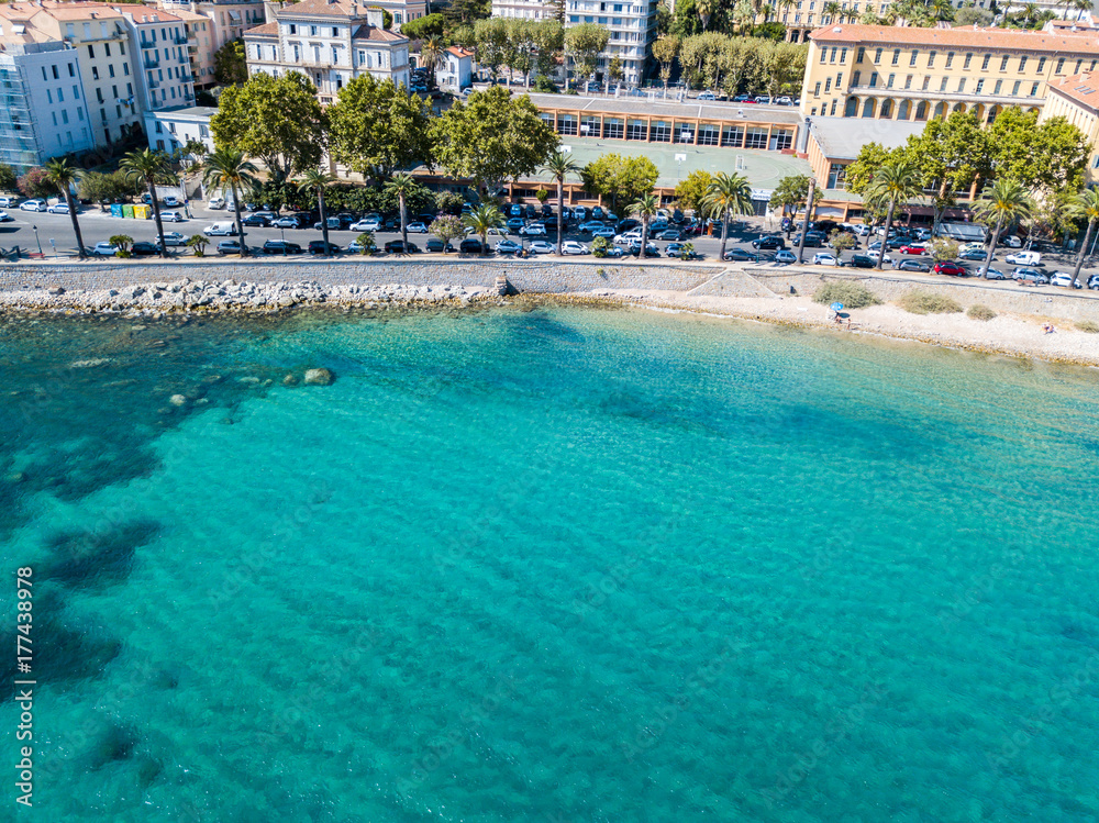Vista aerea di Ajaccio, Corsica, Francia. Il centro città visto dal mare