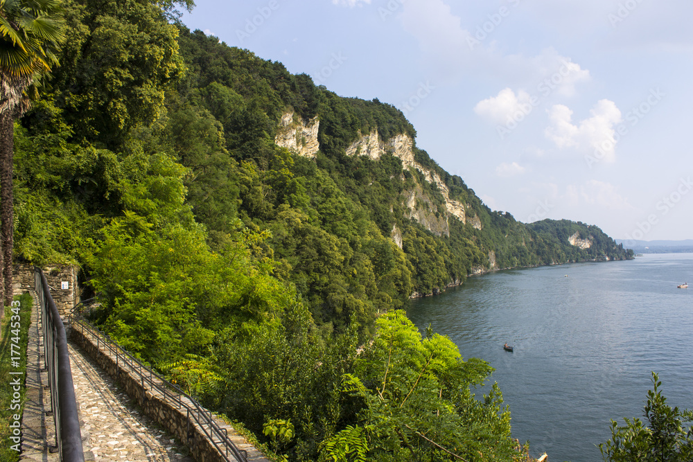 Fototapeta premium Santa Caterina del Sasso, Italy