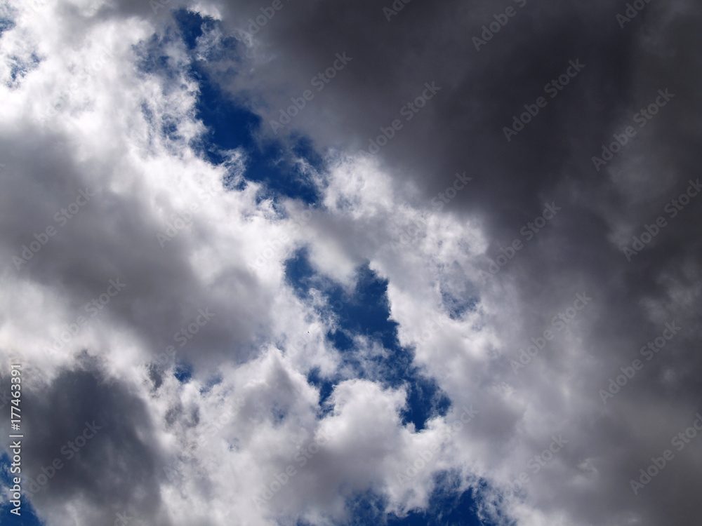 Obraz premium Clouds on blue sky