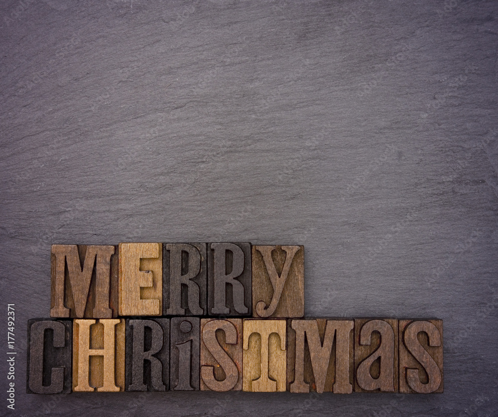 Naklejka premium Merry Christmas in Type Set