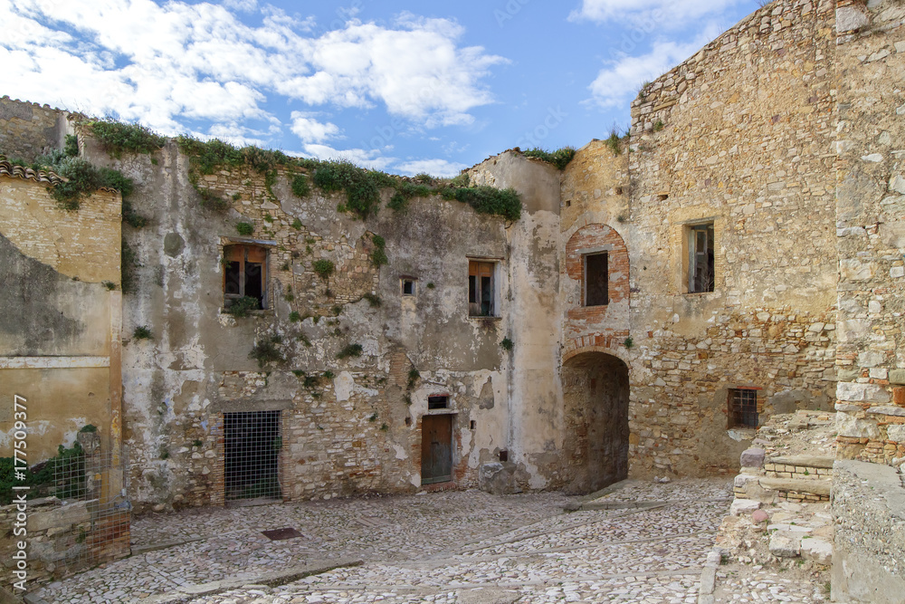 イタリア、マテーラ、クラーコの廃墟