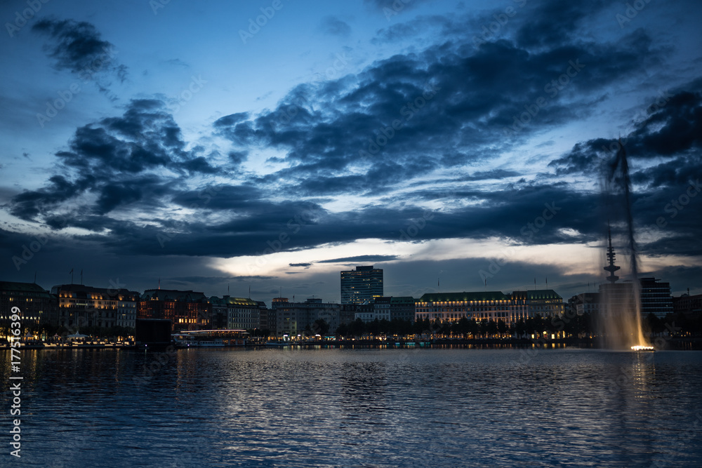Hamburg Skyline bei Nacht