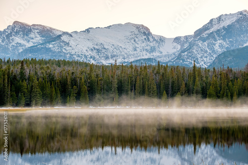 Fototapeta Naklejka Na Ścianę i Meble -  Bierstadt Lake, Rocky Mountains, Colorado, USA.