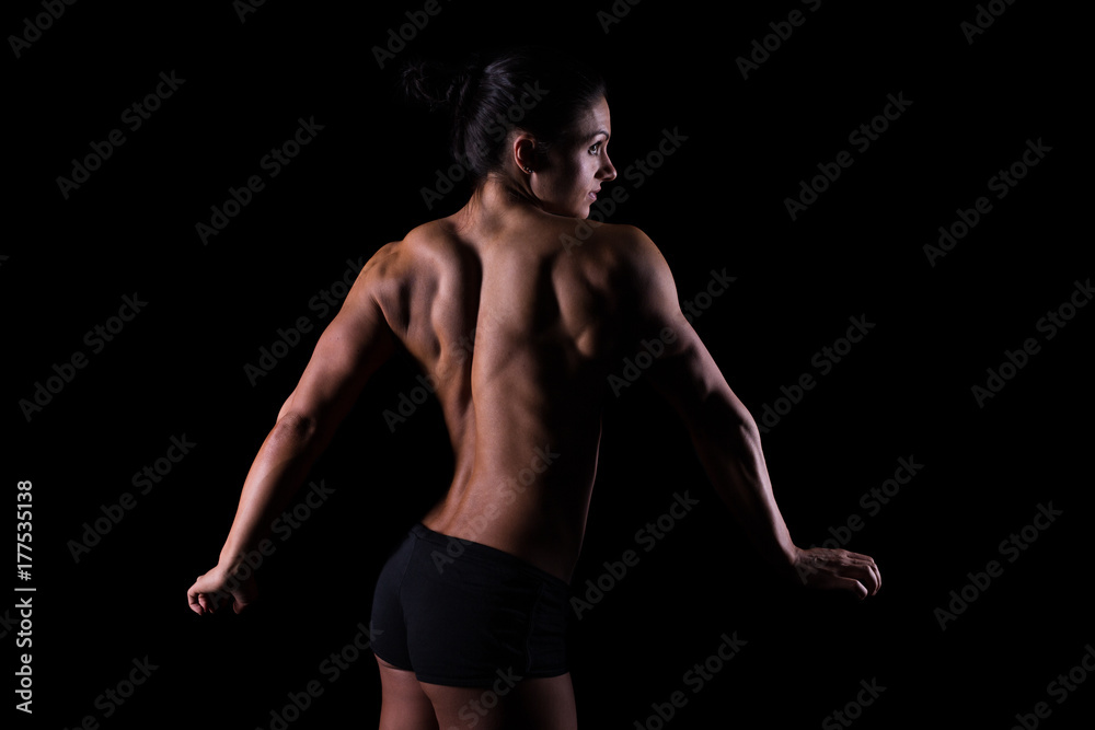 weiblicher trainierter Rücken, Schultern und Arme, Lowkey