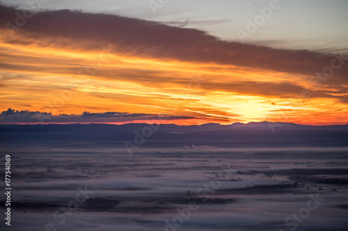 Sonnenaufgang in den Vogesen auf dem Odilienberg © parallel_dream