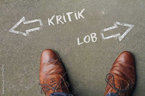 Tableau sur toile Am Scheideweg: Kritik / Lob