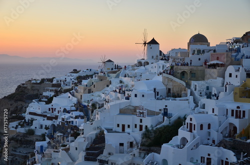 COUCHER DE SOLEIL VILLAGE D'OIA SANTORIN GRECE