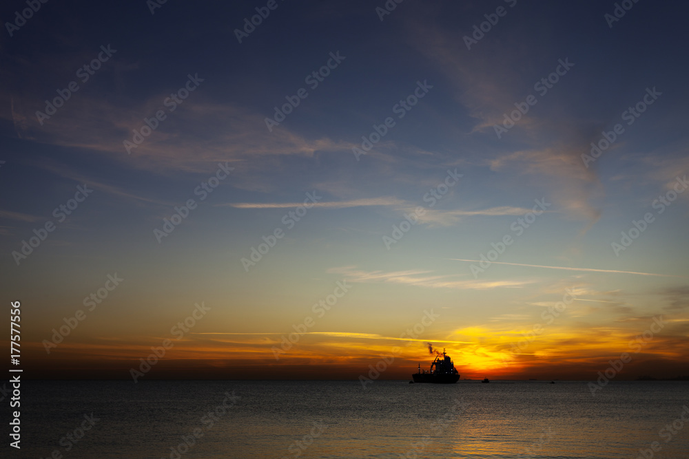 gün batımında deniz manzarsı