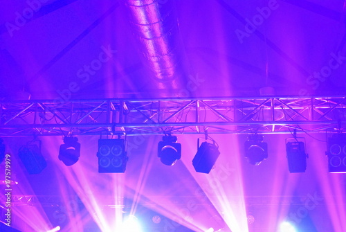 Obraz na płótnie Koncertowe oświetlenie sceny w salonie
