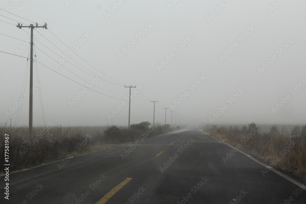 Fototapeta premium Carretera sin fin.