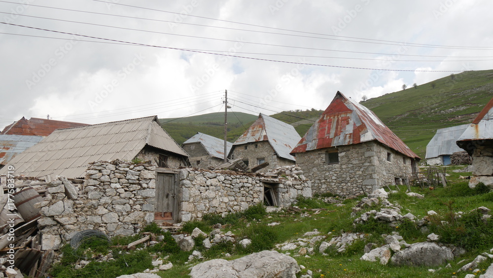 Antico villaggio di Lukomir in Bosnia Herzegovina sui monti Balcani occidentali