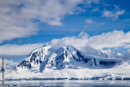 Wallpaper Mural A mountain range in Antarctica. Neumayer Channel. Torontodigital.ca
