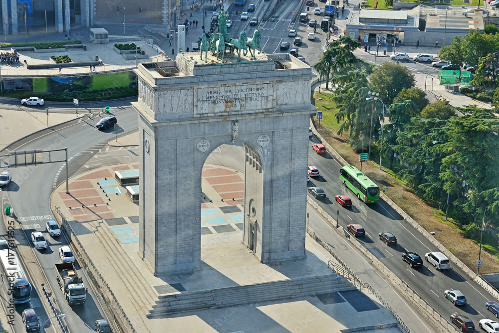 Fototapeta premium Victory Arch (Arco de la Victoria), Madrid, Spain