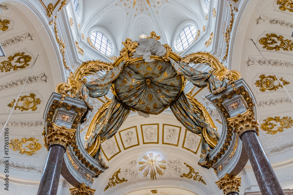 Obraz premium Dans l'église Saint-Bruno des Chartreux de Lyon