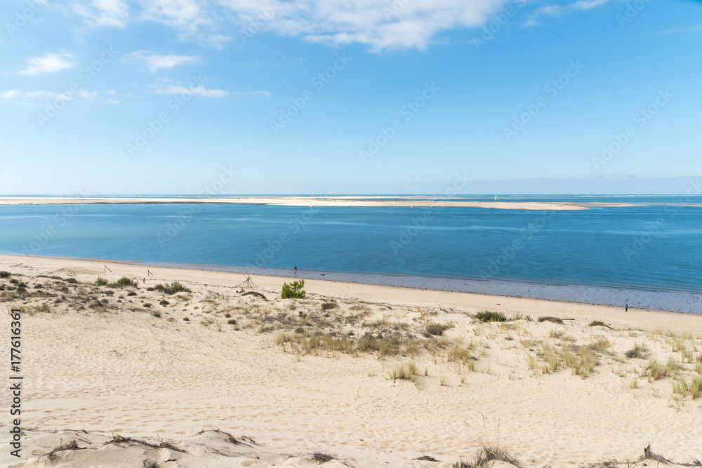 Le banc d'Arguin (Bassin d'Arcachon, France) vu de la dune du Pyla Le banc d'Arguin (Bassin d'Arcachon, France) vu de la dune du Pyla