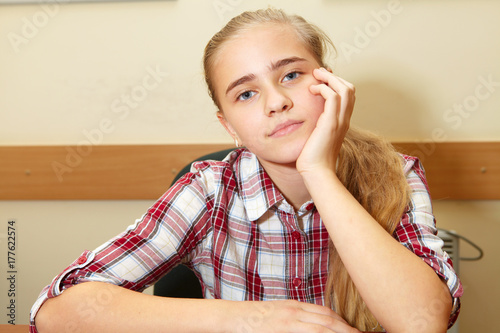 Slika na platnu Young schoolgirl