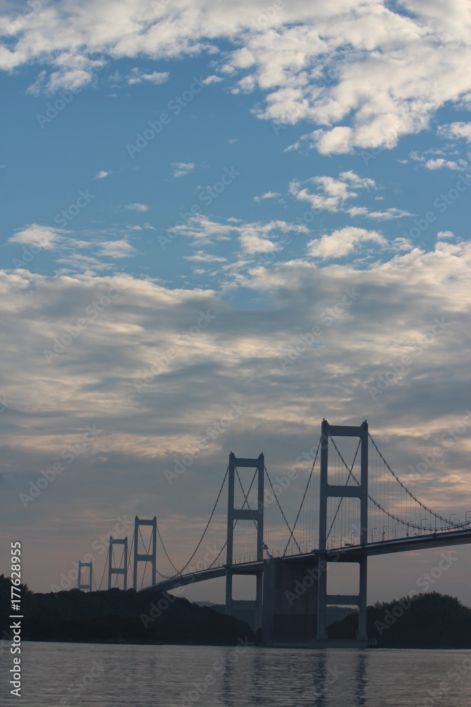Obraz premium 来島海峡大橋（しまなみ海道）