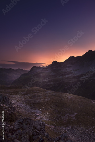 Sunrise in the Alps © hebinosss