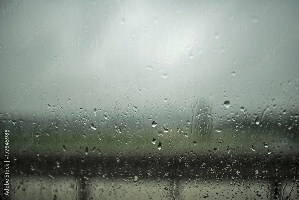 Obraz premium Dark and Rainy Day Outside