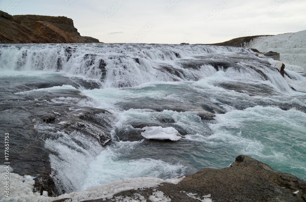 アイスランド　グトルフォス　ゴールデンサークル　滝　黄金　絶景　冬 iceland island winter Golden circle Gullfoss waterfall