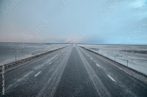 アイスランド 道路 橋 絶景 冬 レンタカー セルフドライブ iceland island winter road bride rental car self drive
