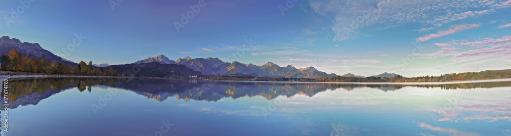 Panorama Forggensee Bayern Wasserspiegelung