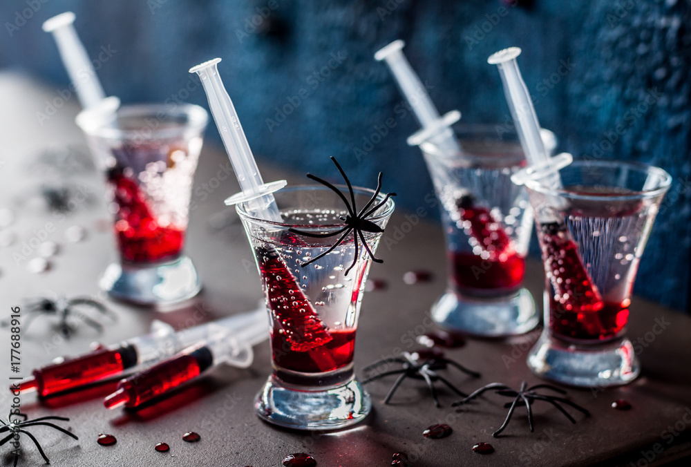 Naklejka premium Halloween Party Cocktails