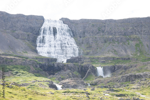 Fototapeta Naklejka Na Ścianę i Meble -  Landschaft rund um den Dynjandi-Wasserfall in den Westfjorden, Island