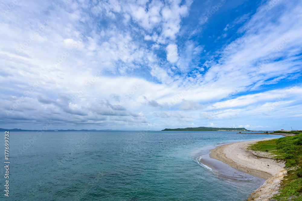 沖縄県　海中道路からの眺め