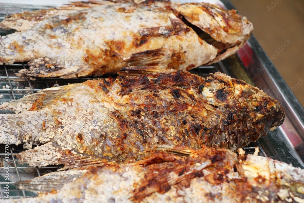 Grilled fish is delicious in the market Grilled fish is delicious in the market