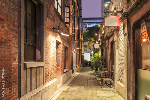 Fototapeta Naklejka Na Ścianę i Meble -  Shanghai Shikumen Street