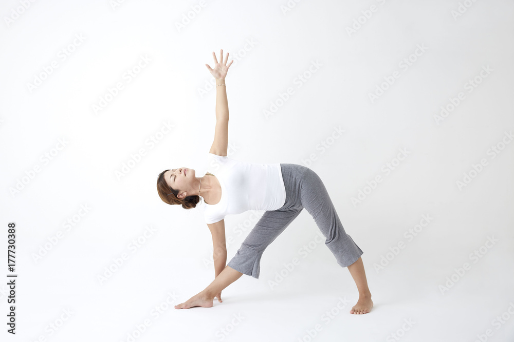 ヨガ 三角のポーズ Triangle Pose Trikonasana Hatha Yoga Stock Photo Adobe Stock ヨガ 三角のポーズ Triangle Pose Trikonasana Hatha Yoga Stock Photo Adobe Stock