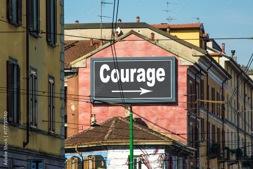 Schild 215 - Courage