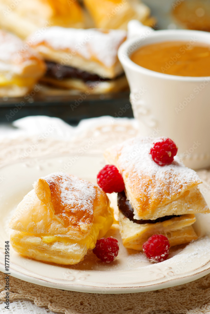 SPORCAMUSS ITALIAN CREAM FILLED PASTRIES SPORCAMUSS ITALIAN CREAM FILLED PASTRIES
