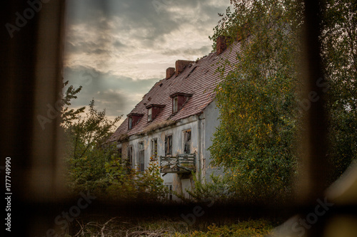 Verlassenes Haus im Sperrgebiet photo