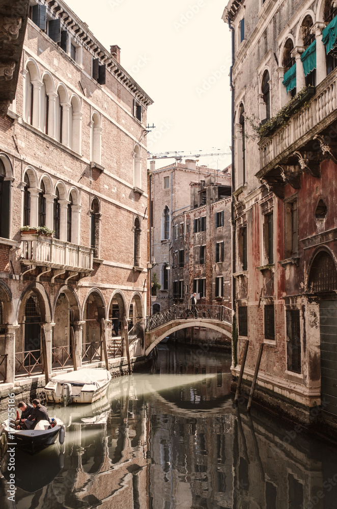 mysterious journey between the canals of Venice