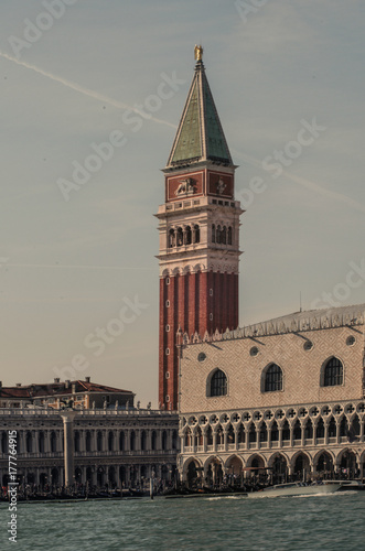 Il leone alato, secolare simbolo di Venezia sul Campanile di San Marco