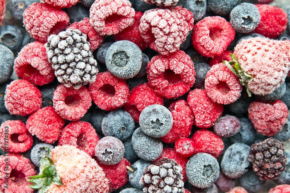Frosted or frozen berries background. Frozen berries. - obrazy, fototapety, plakaty 